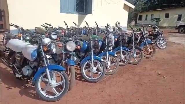 BERTOUA LE PRESIDENT DU SYNDICAT DES MOTOTAXIMANS RECRUTAIT LES BANDITS POUR AGRESSER LES MOTOTAXIMANS!