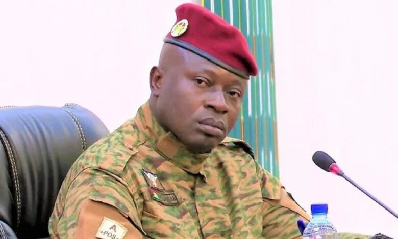 Burkina Faso : Paul-Henri Damiba et plusieurs officiers radiés de l’armée et sanctionnés