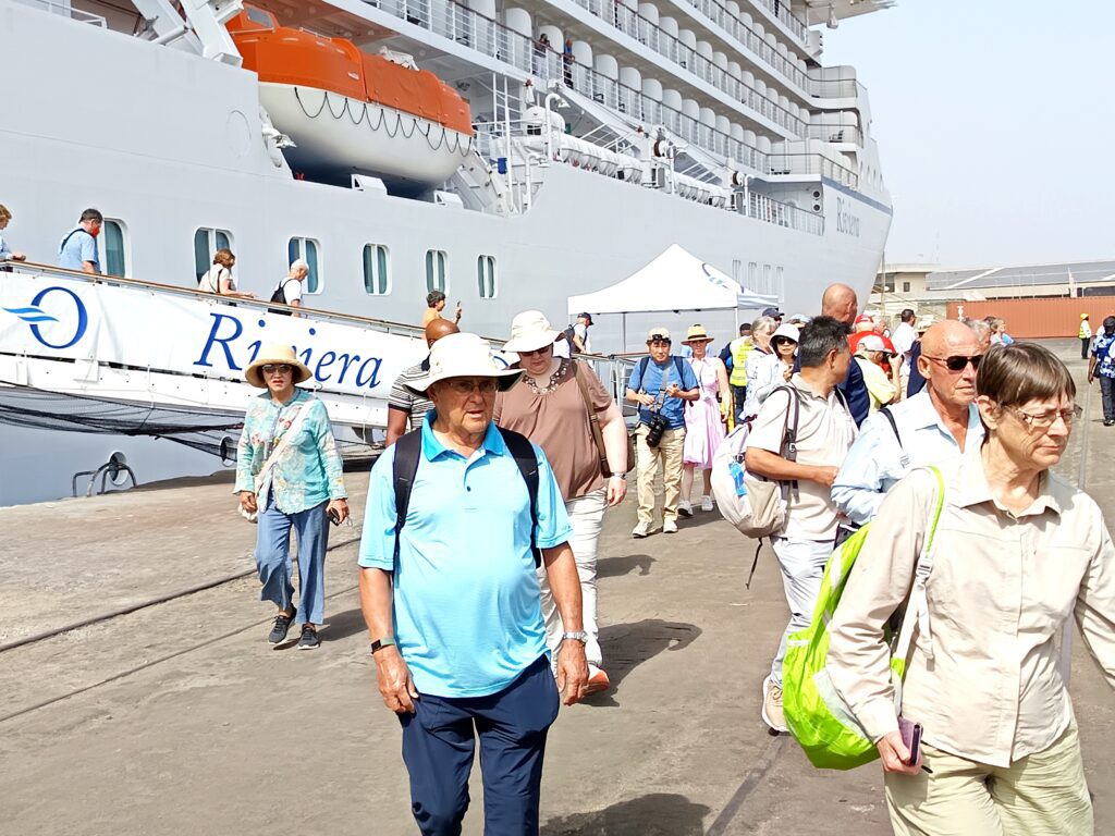 Surprise à Lomé : 1 500 touristes américains font escale au port du Togo
