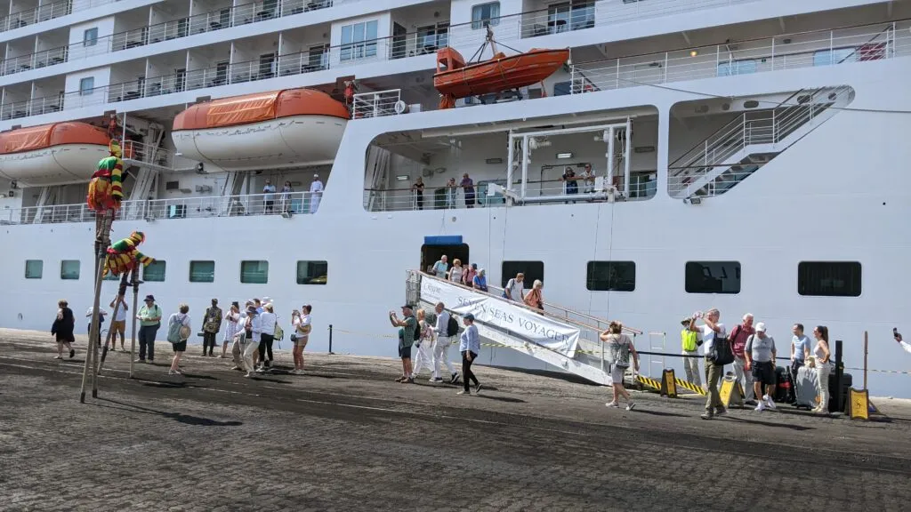 Surprise à Lomé : 1 500 touristes américains font escale au port du Togo