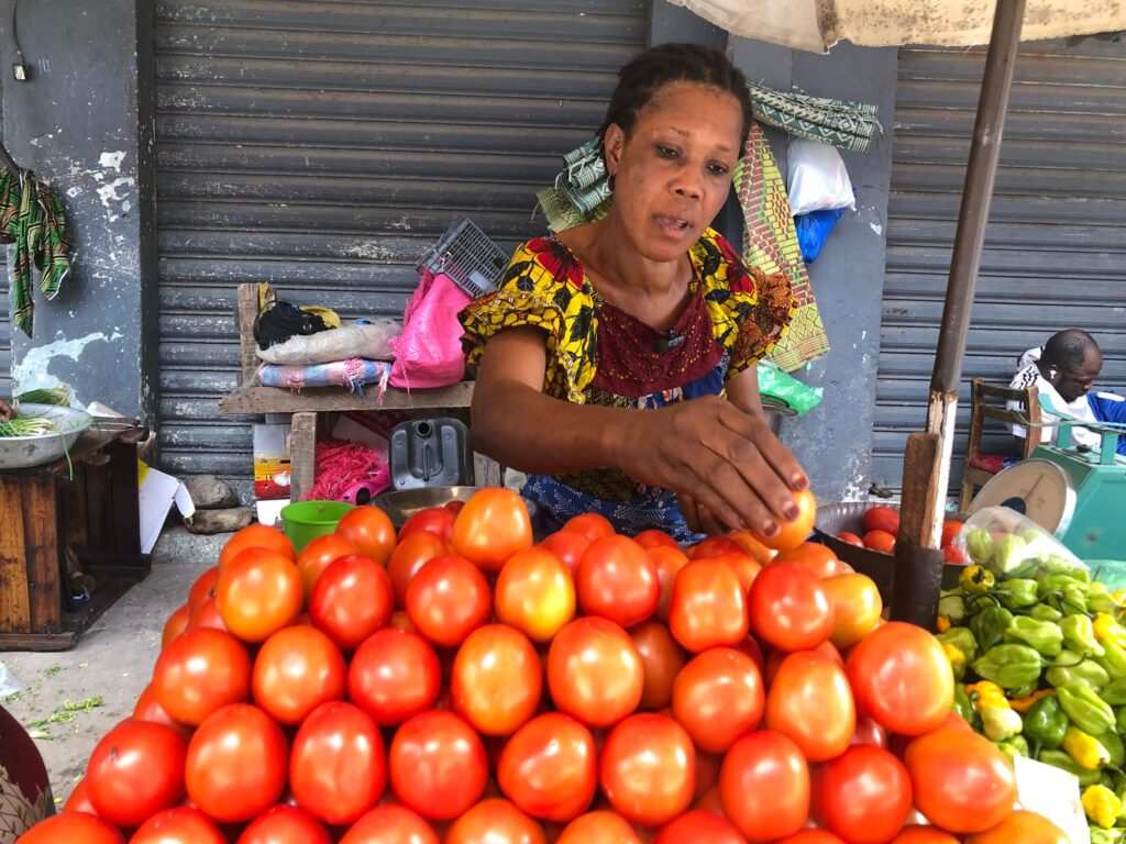 Côte d'Ivoire / Janvier 2025 : Les préparatifs des fêtes de fin d'année Un commerce en effervescence.