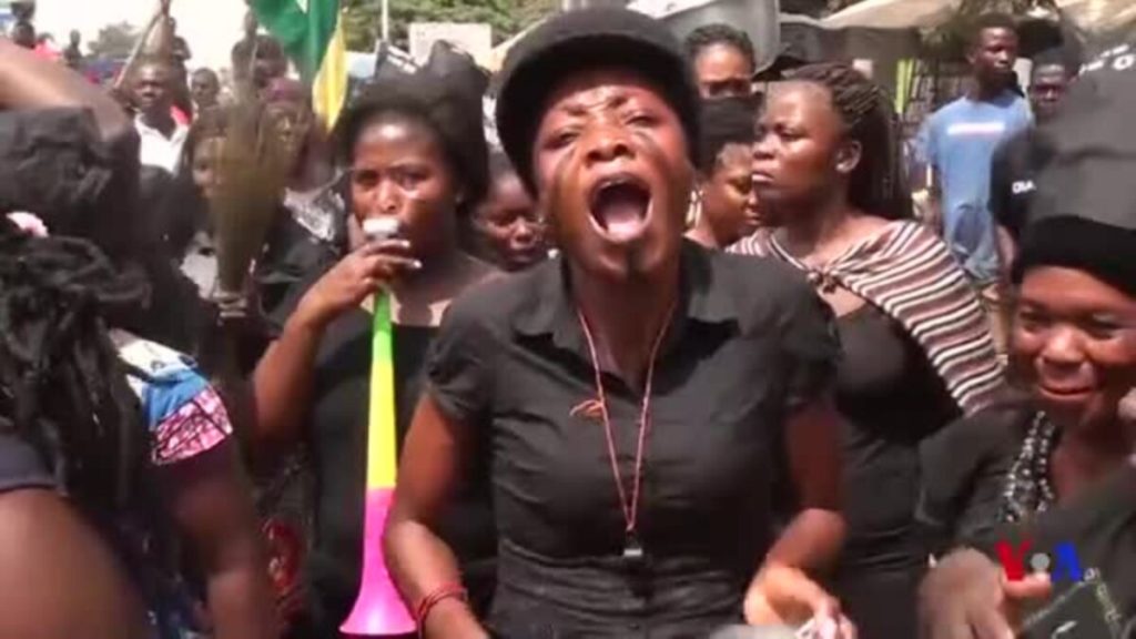 Quand la nudité devient un cri : des femmes défient la loi à Dakar