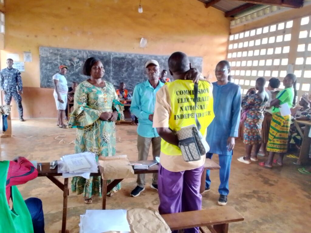 Prolongation de l’enrôlement électoral dans la zone 2 : l’honorable Dianti Ameyo M’Boma exhorte les populations de l’Akébou à accomplir leur devoir citoyen.