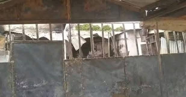 Violente flambée de colère à Bobo-Dioulasso : un maquis incendié après la mort d’un jeune