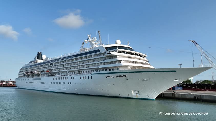 Cotonou accueille le plus grand navire de croisière de son histoire : le Crystal Symphony, symbole d’un tourisme béninois en plein essor