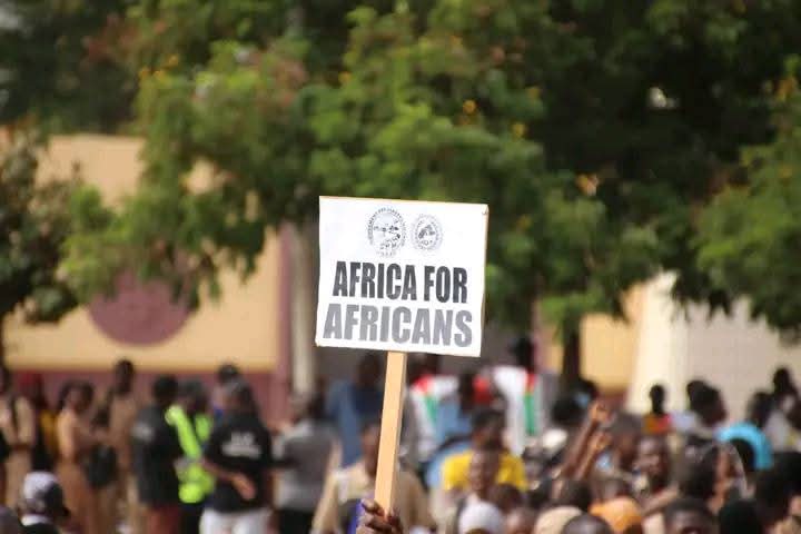 Burkina Faso : Mobilisation historique à Ouagadougou en soutien au président Ibrahim Traoré