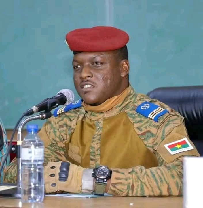 Tensions diplomatiques : Ibrahim Traoré répond aux accusations américaines et appelle à l’éveil de l’Afrique