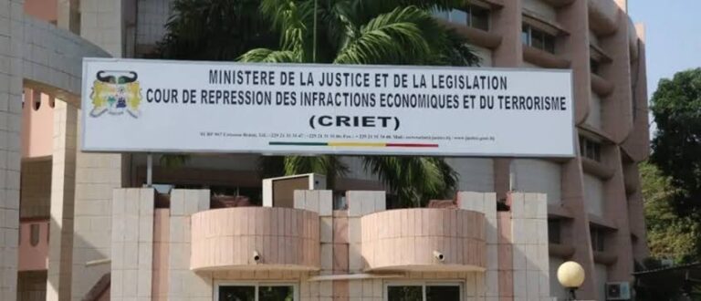 Bénin - Arnaque mystique à plusieurs millions : « Savon de chance » à 5 millions, un faux marabout démasqué devant la CRIET