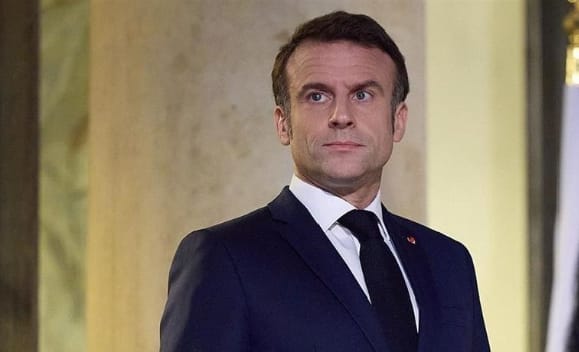Macron appelle à un cessez-le-feu en Ukraine depuis le Vietnam et critique la position russe
