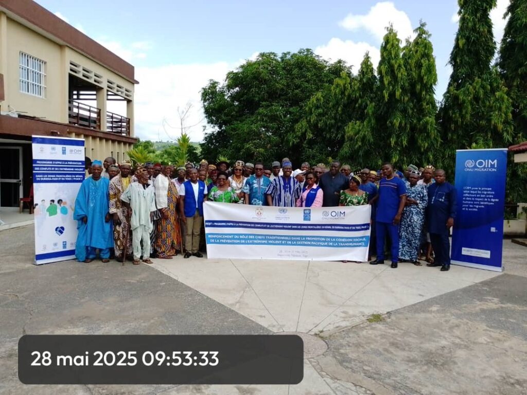 À Atakpamé, les chefs traditionnels en première ligne : quand la sagesse ancestrale devient bouclier contre les menaces modernes.