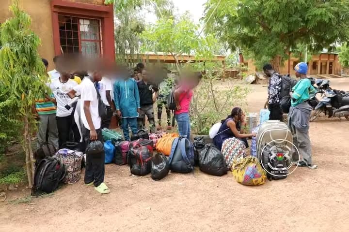 Migration frauduleuse : 22 jeunes Burkinabè rapatriés du Ghana et prêts à rebâtir leur avenir.
