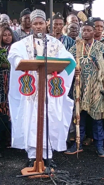 Cameroun : Happy Tchoua Marcelin, 32 ans, intronisé Roi des Bazou après son initiation au La'akam