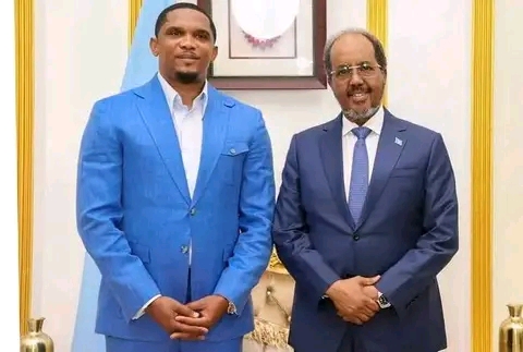 Diplomatie sportive : Samuel Eto’o reçu par le président de la Somalie
