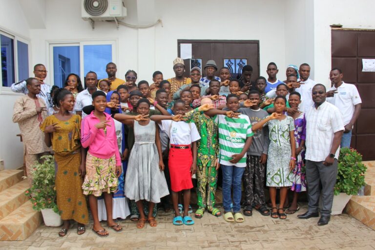 À Atakpamé, les jeunes s’approprient la Score Card pour réclamer des services publics plus équitables