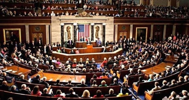 Charles Kushner nommé ambassadeur des États-Unis en France, une nomination controversée en raison de son passé judiciaire