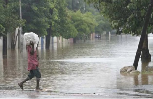 Pluies précoces à Goudomp : Les familles déplacées menacées par l'effondrement de leurs nouveaux abris