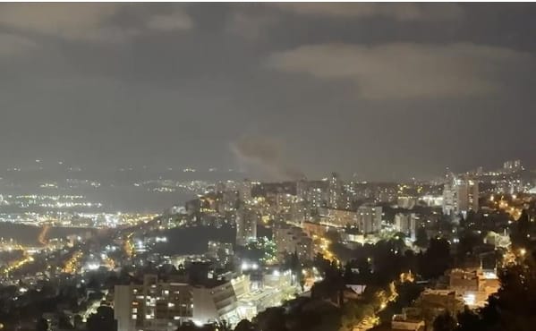 Nouvelle salve de missiles iraniens contre Israël : escalade militaire inquiétante au Proche-Orient