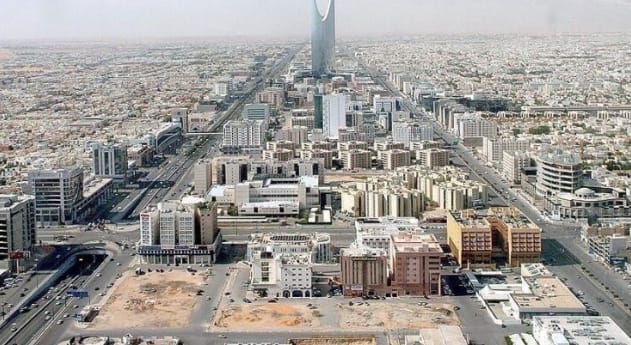Tensions au Moyen-Orient : Riyad dénonce les frappes américaines sur l’Iran et appelle à une désescalade