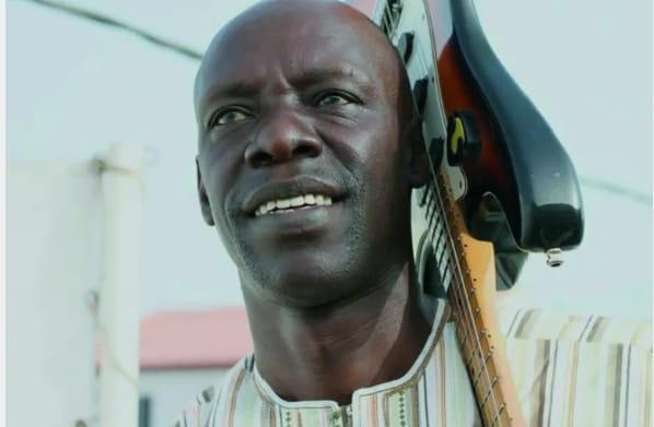 Youssou Ndour et le Super Étoile rendent un hommage musical poignant à Jimmy Mbaye