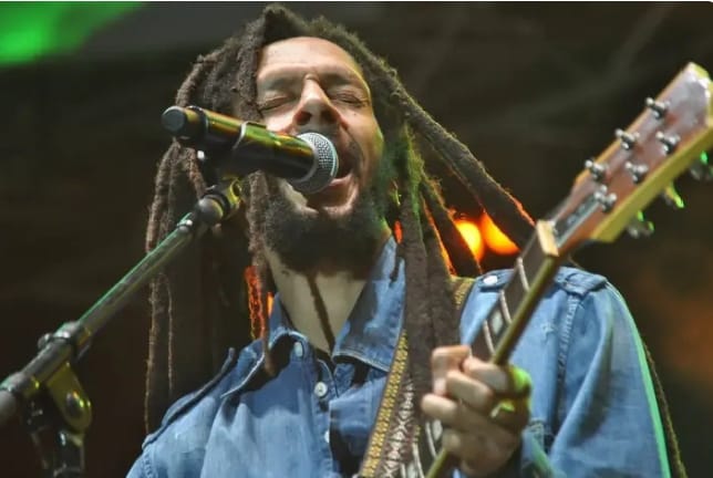 Julian Marley enflamme Dakar : l’héritier du reggae rencontre la terre de ses racines