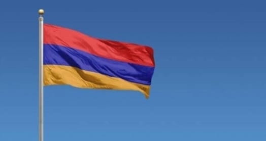 Arménie : Un Archevêque Interpellé dans un Climat de Tensions Politiques et Accusations de Coup d’État