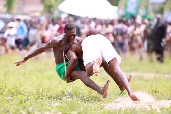 ÉVALA 2025 : UNE TRADITION VIVANTE, UN PEUPLE DEBOUT