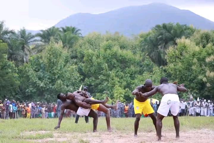 ÉVALA 2025 : UNE TRADITION VIVANTE, UN PEUPLE DEBOUT