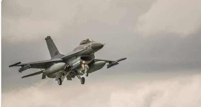 Un pilote ukrainien de F-16 meurt en héros lors d’une frappe russe sur Tcherkassy