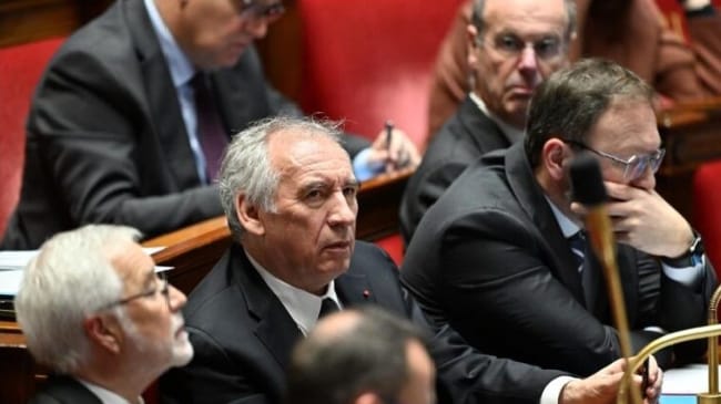 Crise politique en France : Le Parti Socialiste lance une motion de censure contre le gouvernement Bayrou