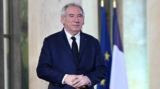 Vague de chaleur en France : François Bayrou reporte une visite stratégique à Chartres