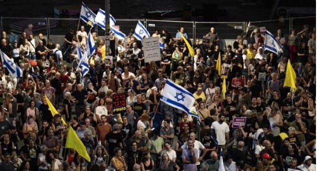 Israël : Des milliers de manifestants à Tel-Aviv exigent un accord pour la libération des otages détenus à Gaza