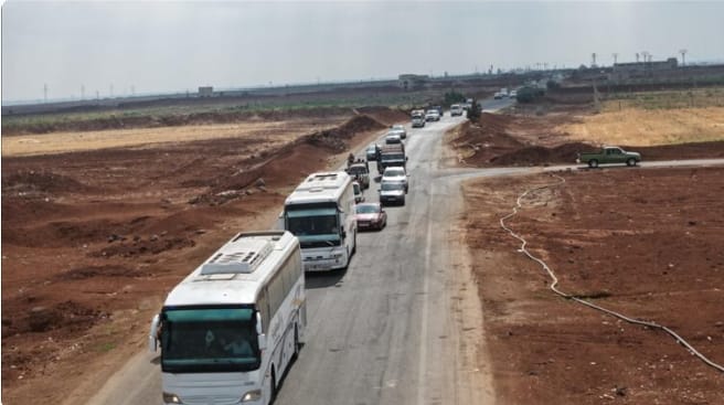 Syrie : Évacuation massive de familles bédouines de Suwayda vers Damas, sur fond de tensions communautaires