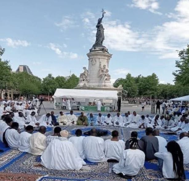 Paris : le rassemblement des Mourides à la République suscite une vive controverse religieuse