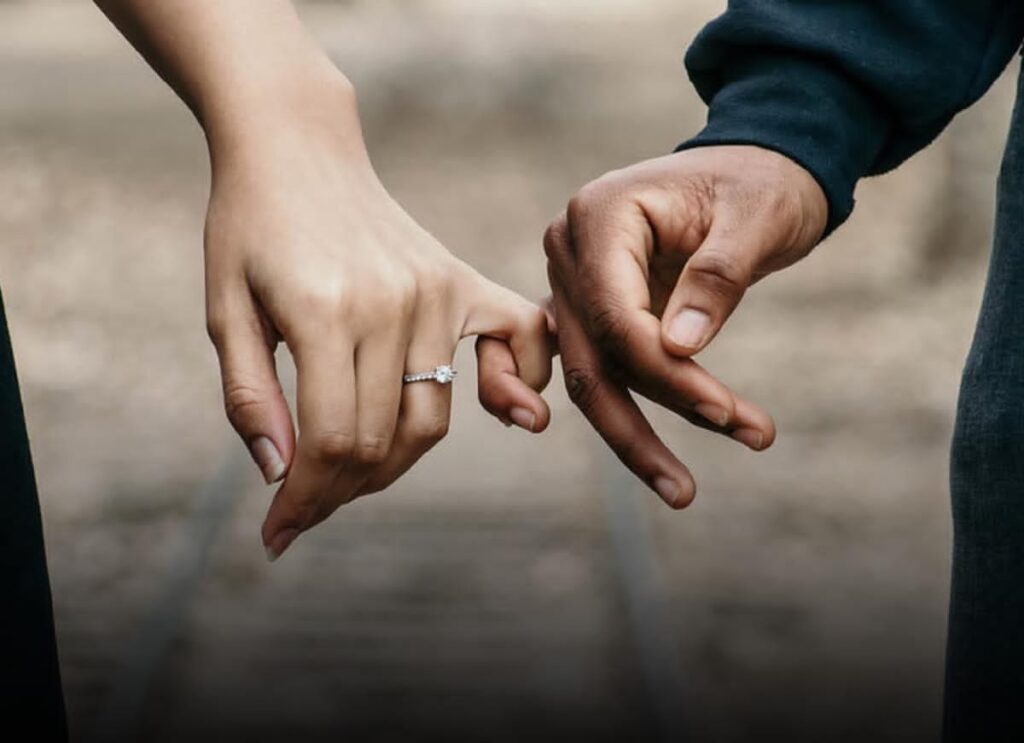 Quand la pudeur vacille : la dérive sexuelle sur les réseaux sociaux au Sénégal