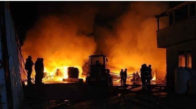 💥 Thaïlande – Neuf morts dans une explosion meurtrière dans une usine de feux d’artifice à Suphan Buri