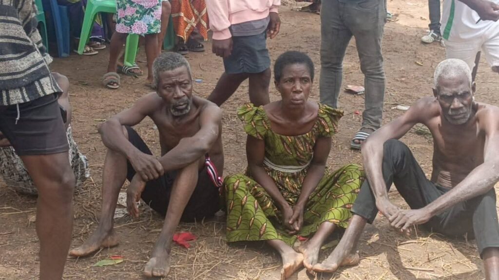 Côte d’Ivoire : le cercueil d’un jeune artiste désigne ses bourreaux présumés