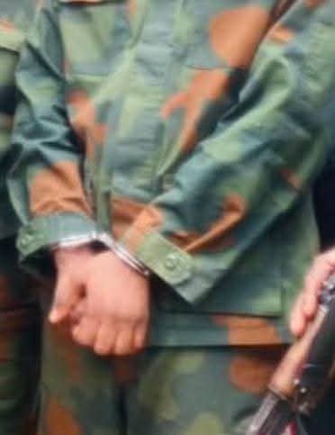 RDC – CRISE À UVIRA / Un capitaine des FARDC abat un proche du gouverneur : la rue se soulève