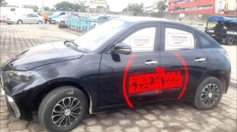 Côte d’Ivoire : une voiture neuve offerte au meilleur bachelier 2025, Aka N'zoré Prince Ézéchiel, lors du Festival du Bachelier