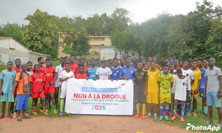 Togo/Atakpamé/ l'Association ERSCA-TOGO au Collège Saint-Albert-le-Grand : la jeunesse d’Atakpamé en croisade contre la drogue et la violence.