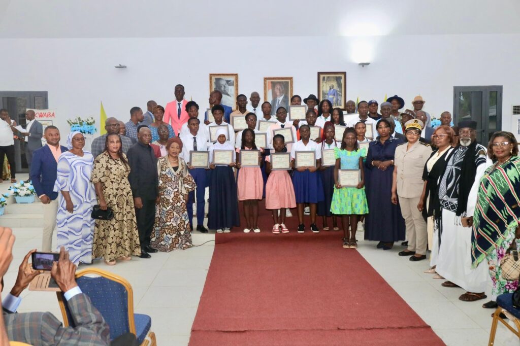 Côte d'Ivoire/Grand-Bassam célèbre le mérite scolaire lors de la 7ᵉ édition du Prix d’Excellence‎