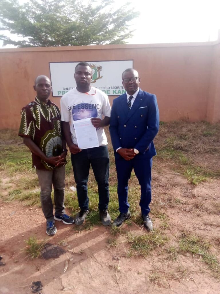 Remise de l’ordre de mission à M. Diomandé Adama Ben, nouveau Coordonnateur de la FAMAJ-CI à Séguéla‎