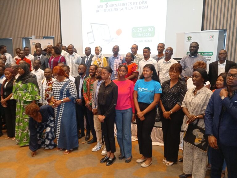 Économie / Médias : Des journalistes et blogueurs en formation