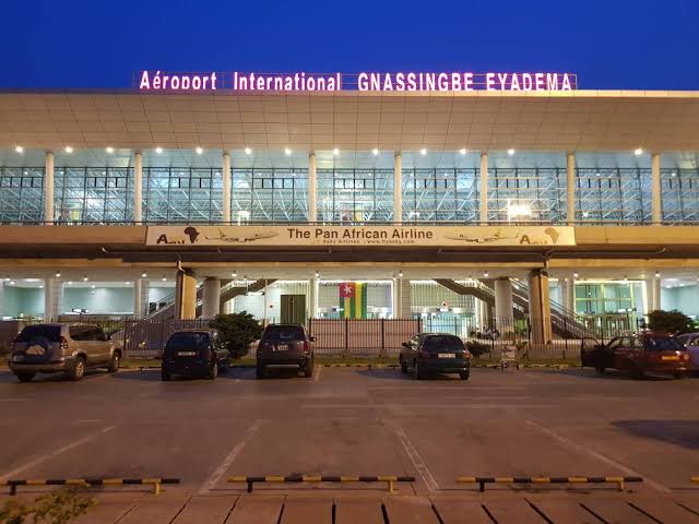 Lomé : Biens saisis à l’aéroport – L’OTR ouvre les enchères publiques