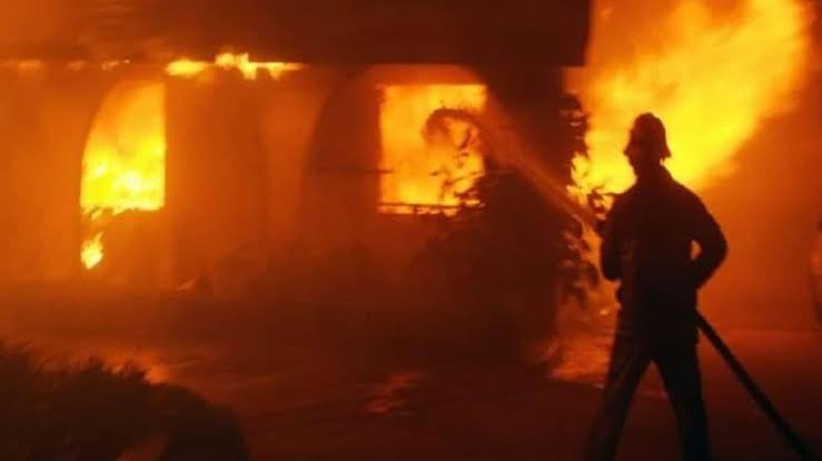 Bénin – Incendie au marché de Bohicon : plusieurs hangars réduits en cendres, les commerçants sous le choc