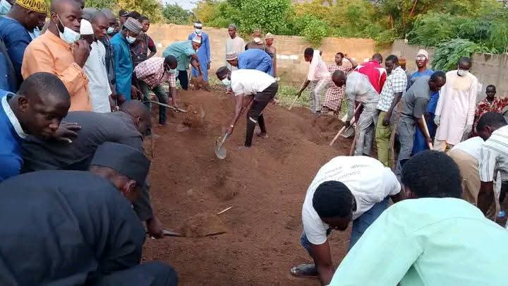 🇧🇯🇳🇪 Accident du bus de la STM : Inhumation des victimes à Savè
