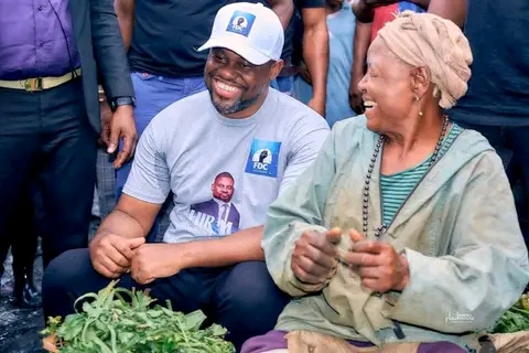 Cameroun / Hiram Samuel Iyodi au Marché Central de Douala : une immersion dans le quotidien des commerçants