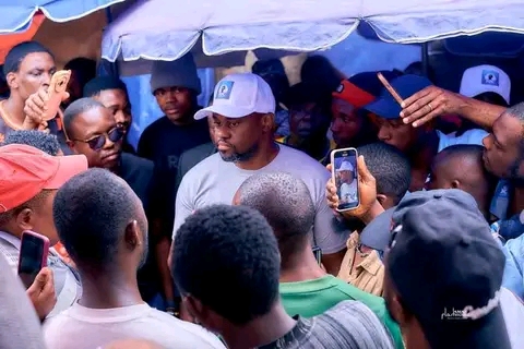 Cameroun / Hiram Samuel Iyodi au Marché Central de Douala : une immersion dans le quotidien des commerçants