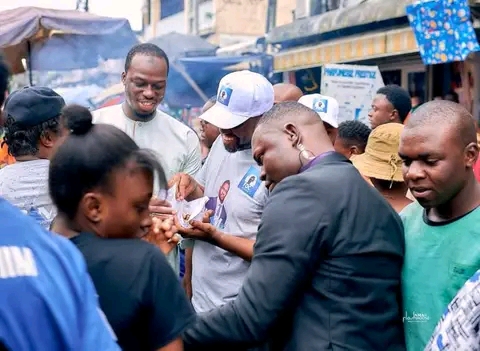 Cameroun / Hiram Samuel Iyodi au Marché Central de Douala : une immersion dans le quotidien des commerçants