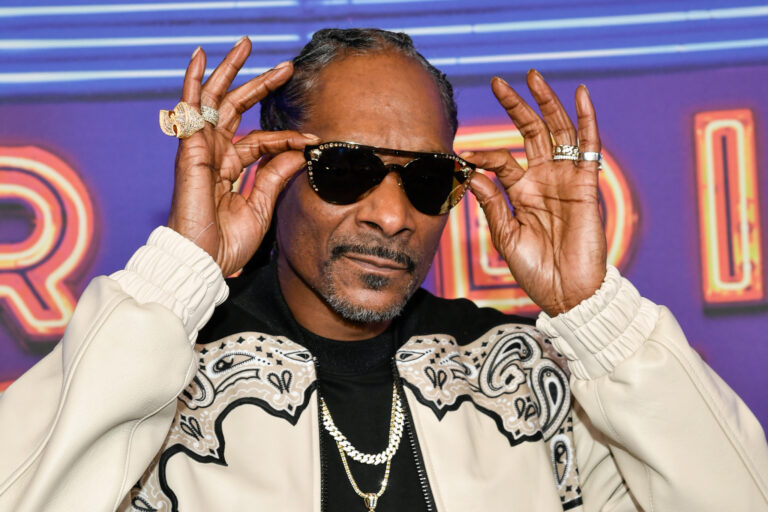 PEOPLE : Snoop Dogg s’insurge contre la présence de personnages LGBT+ dans les films d’animation pour enfants