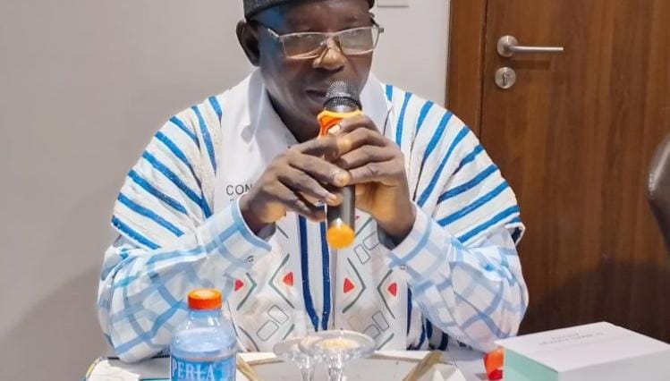 Togo : plainte contre des médecins après l’internement controversé de l’artiste Aamron